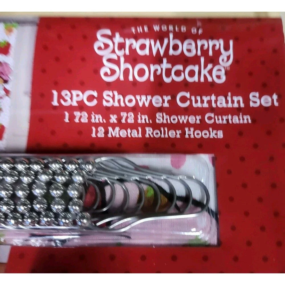 Strawberry Shortcake Shower Curtain Set 13pc 72x72 with 12Metal Hooks NEW